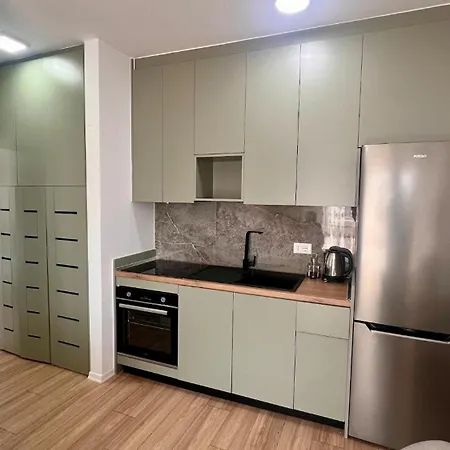 Apartment Urban Oasis Near Center