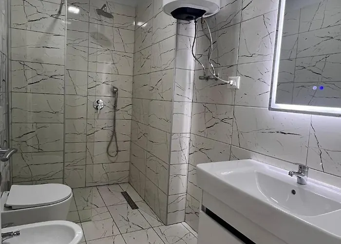 Urban Oasis Near Center Appartamento